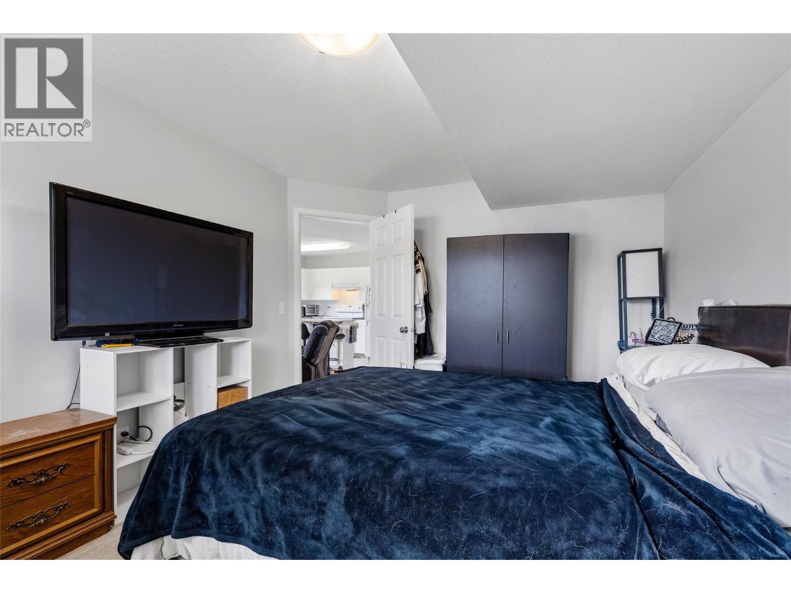 935 Maygard Road - 44