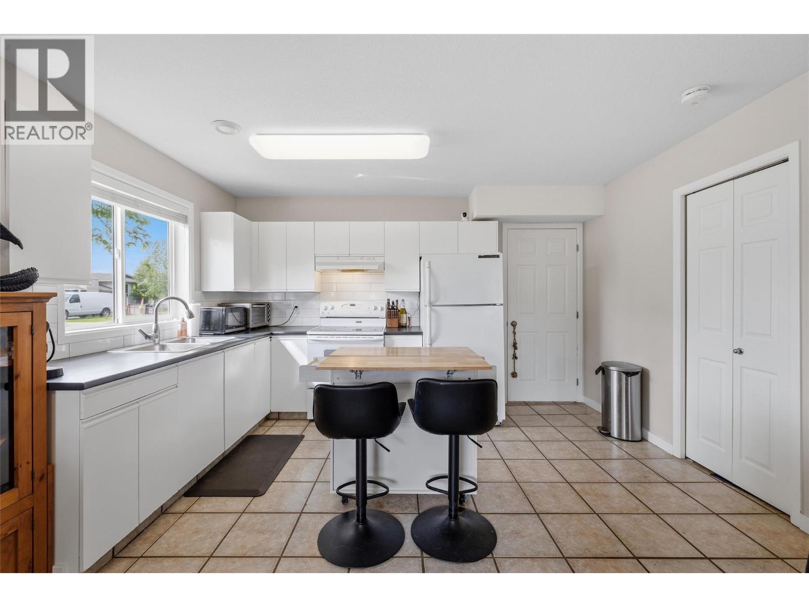 935 Maygard Road - 39