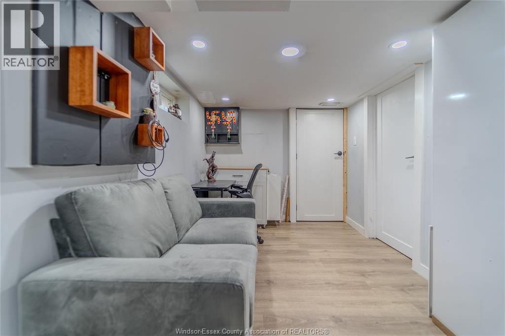 2647 George - 12