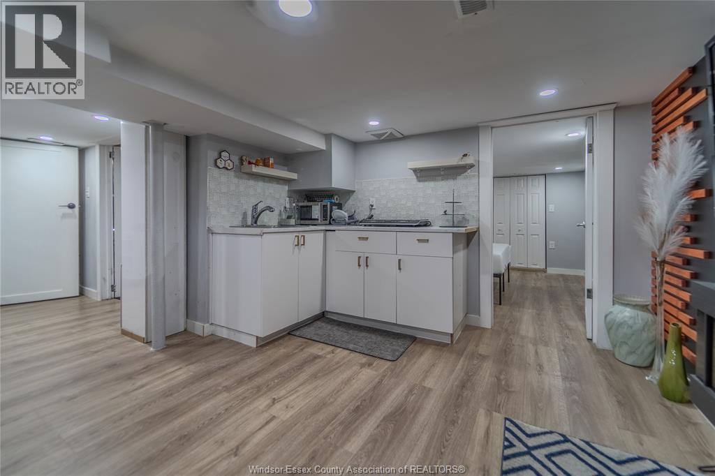 2647 George - 15
