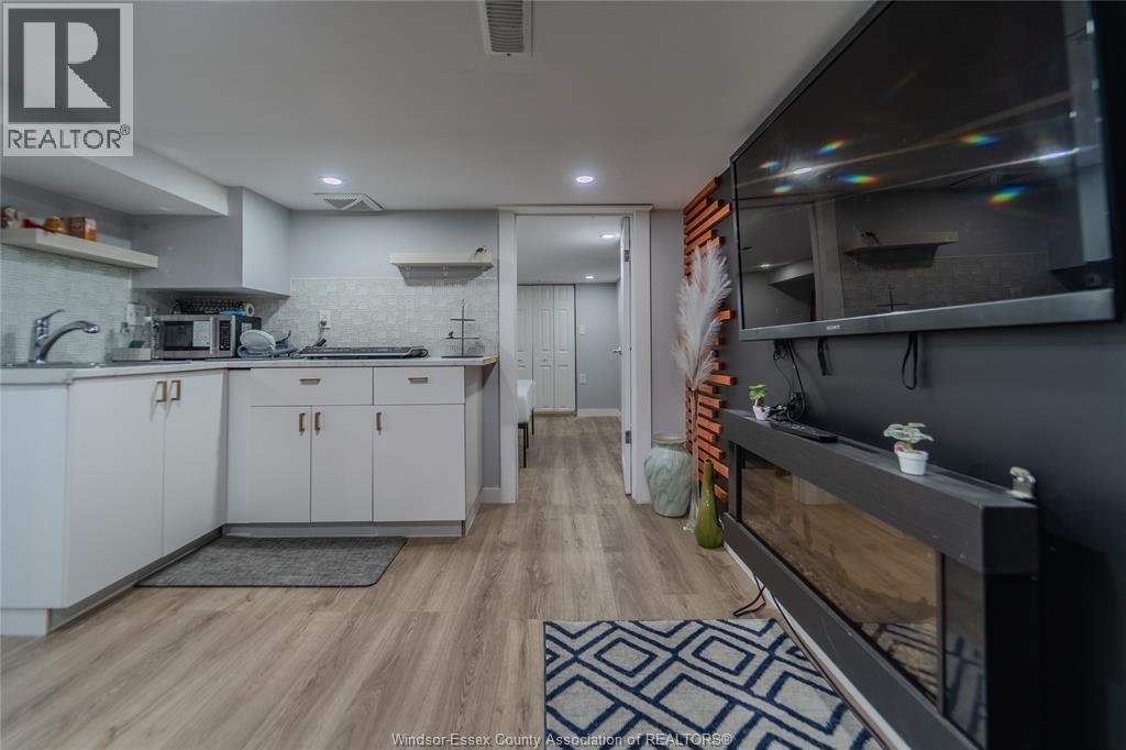 2647 George - 16