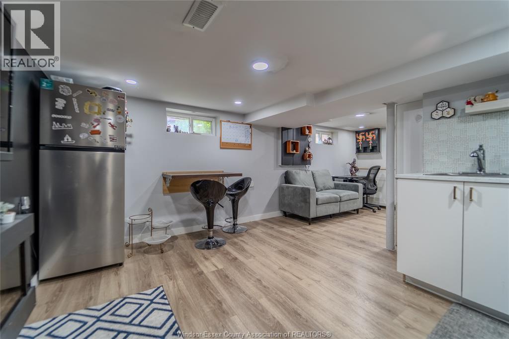 2647 George - 18