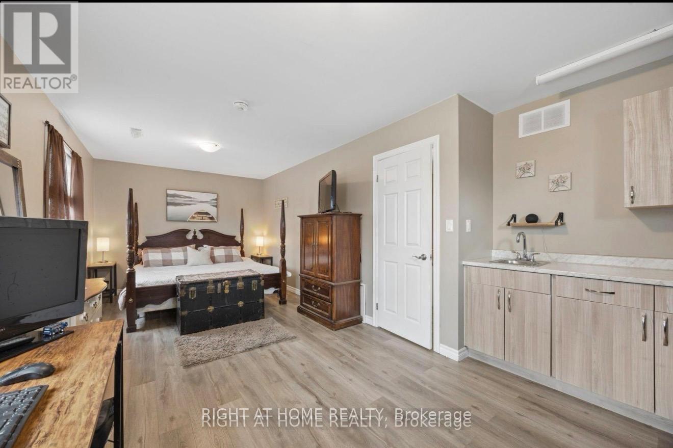 154 ADMIRAL ROAD - 12