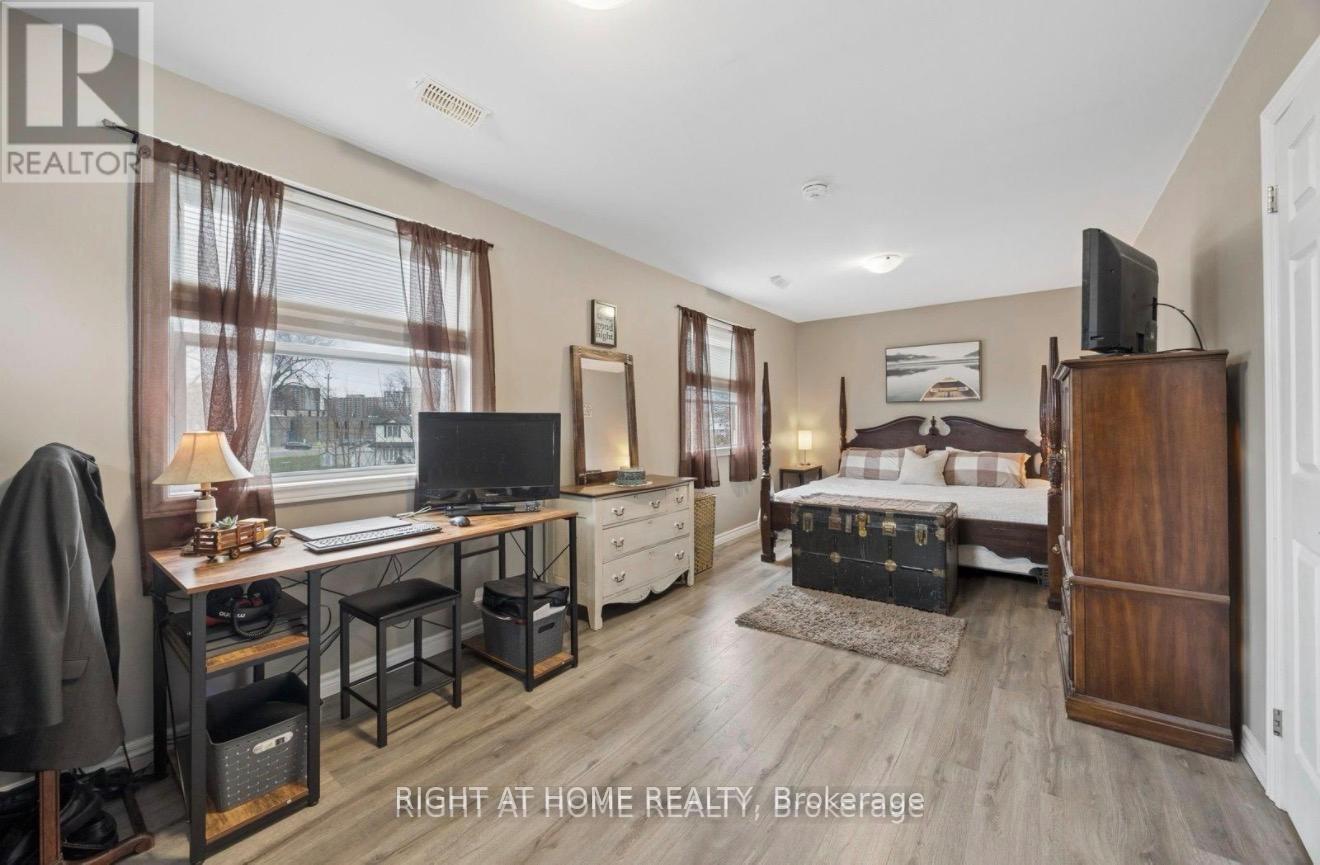 154 ADMIRAL ROAD - 13