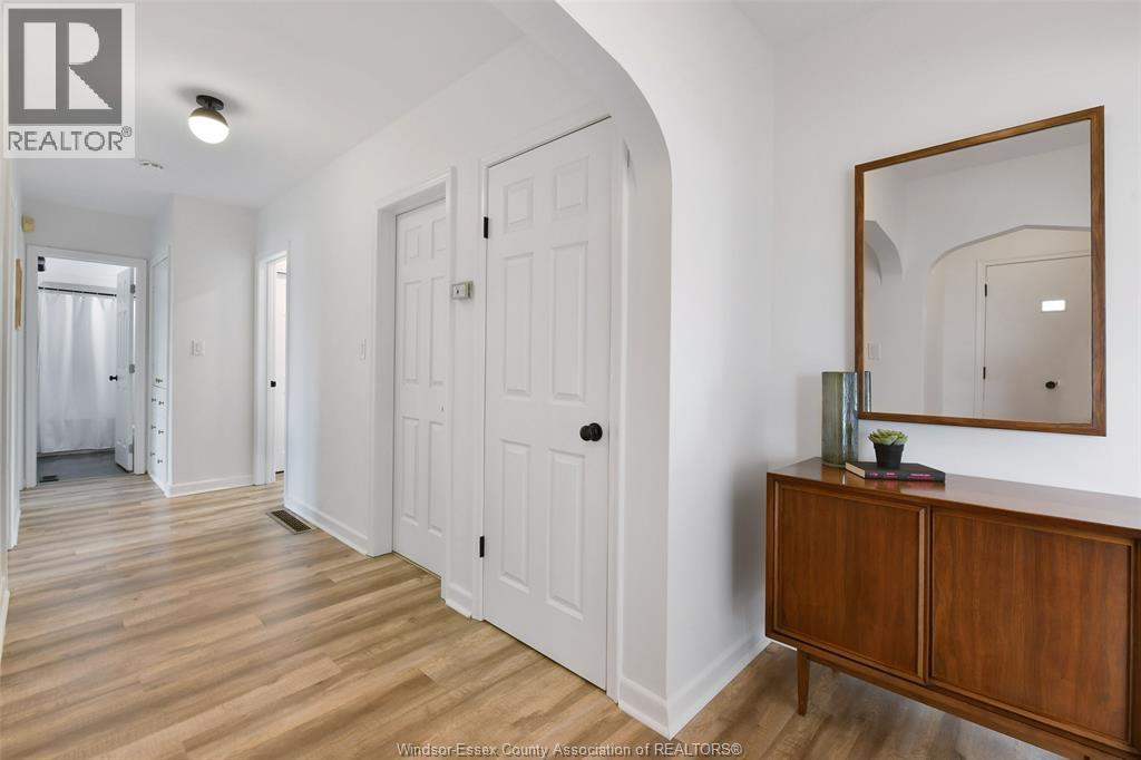 208 ROBSON ROAD - 18