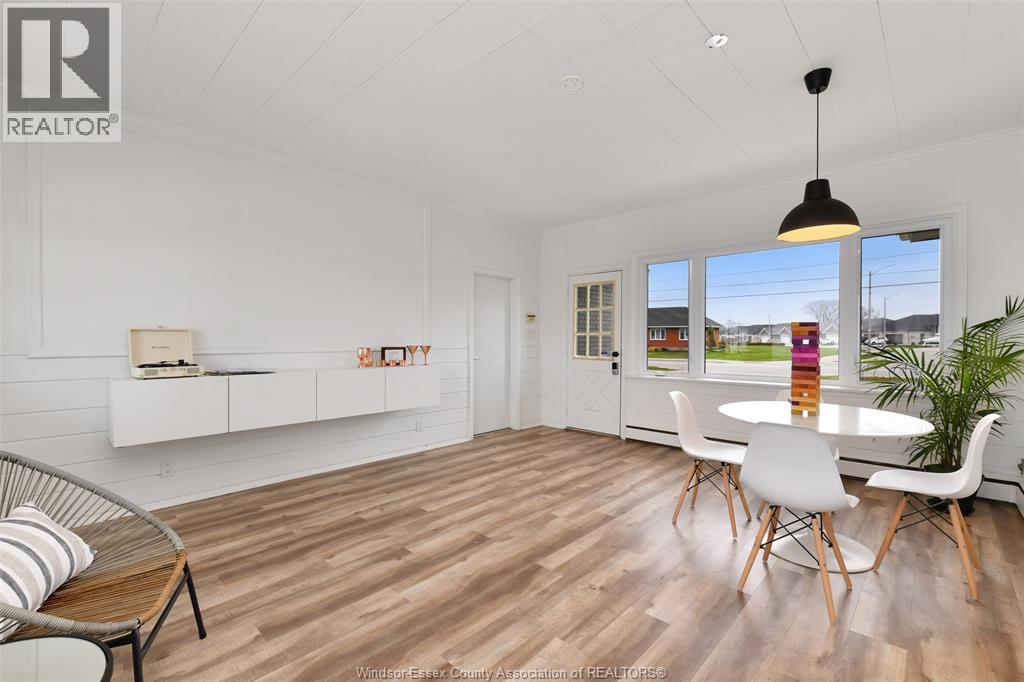 208 ROBSON ROAD - 28