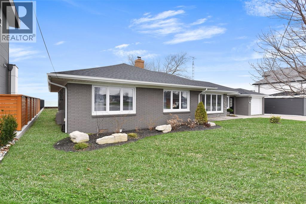 208 ROBSON ROAD - 3