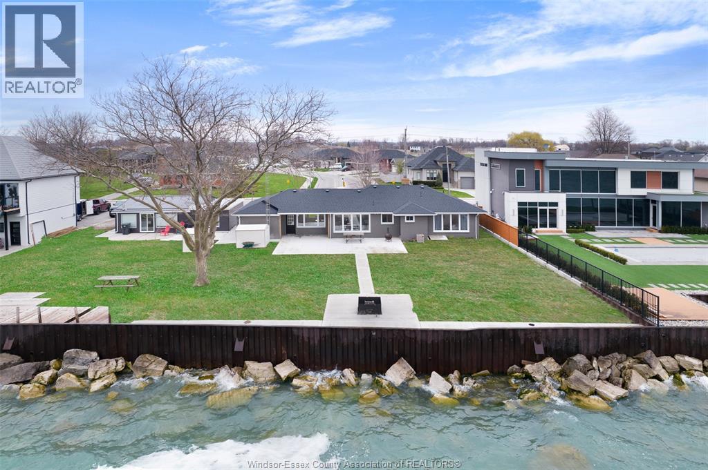 208 ROBSON ROAD - 35