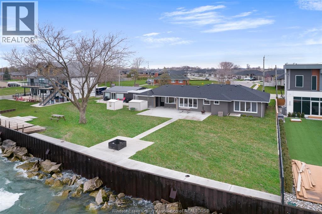 208 ROBSON ROAD - 36