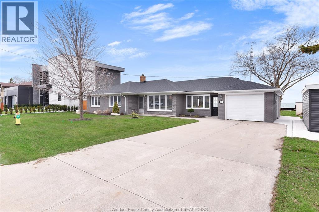 208 ROBSON ROAD - 4