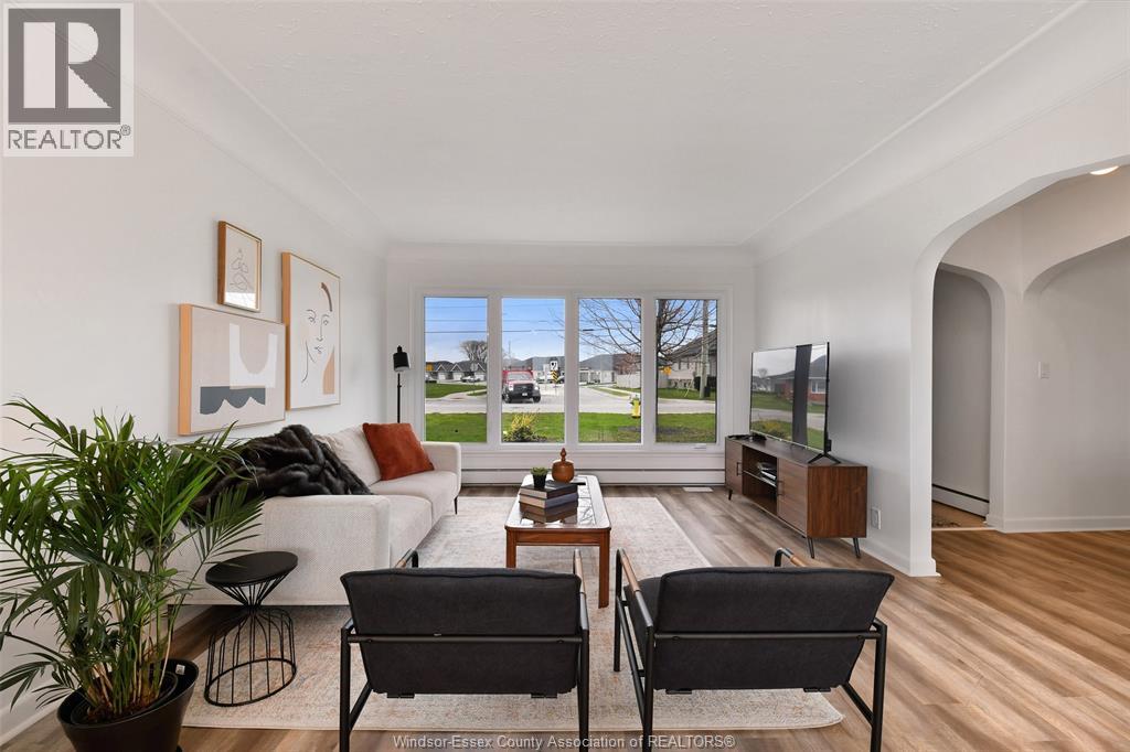 208 ROBSON ROAD - 6