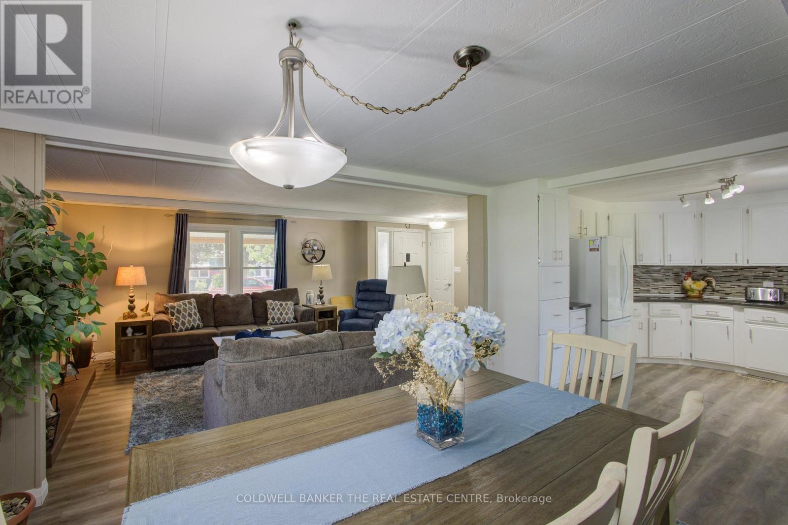 36 LINDEN LANE - 14