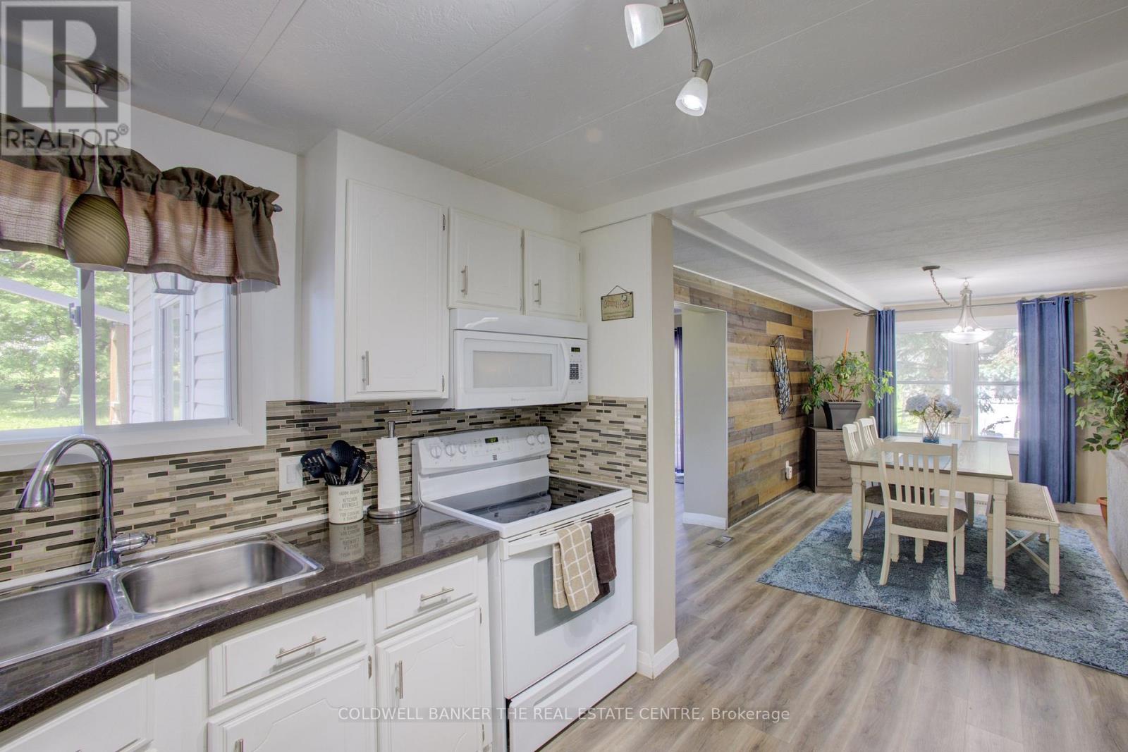 36 LINDEN LANE - 17