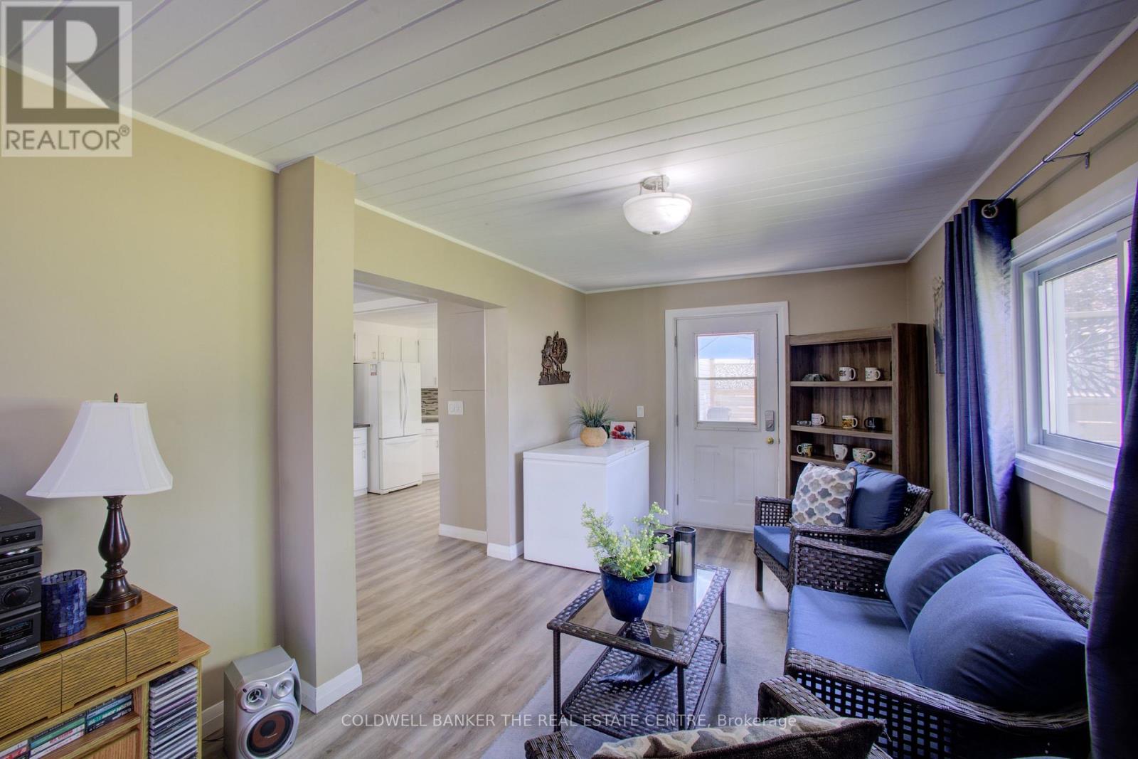 36 LINDEN LANE - 18