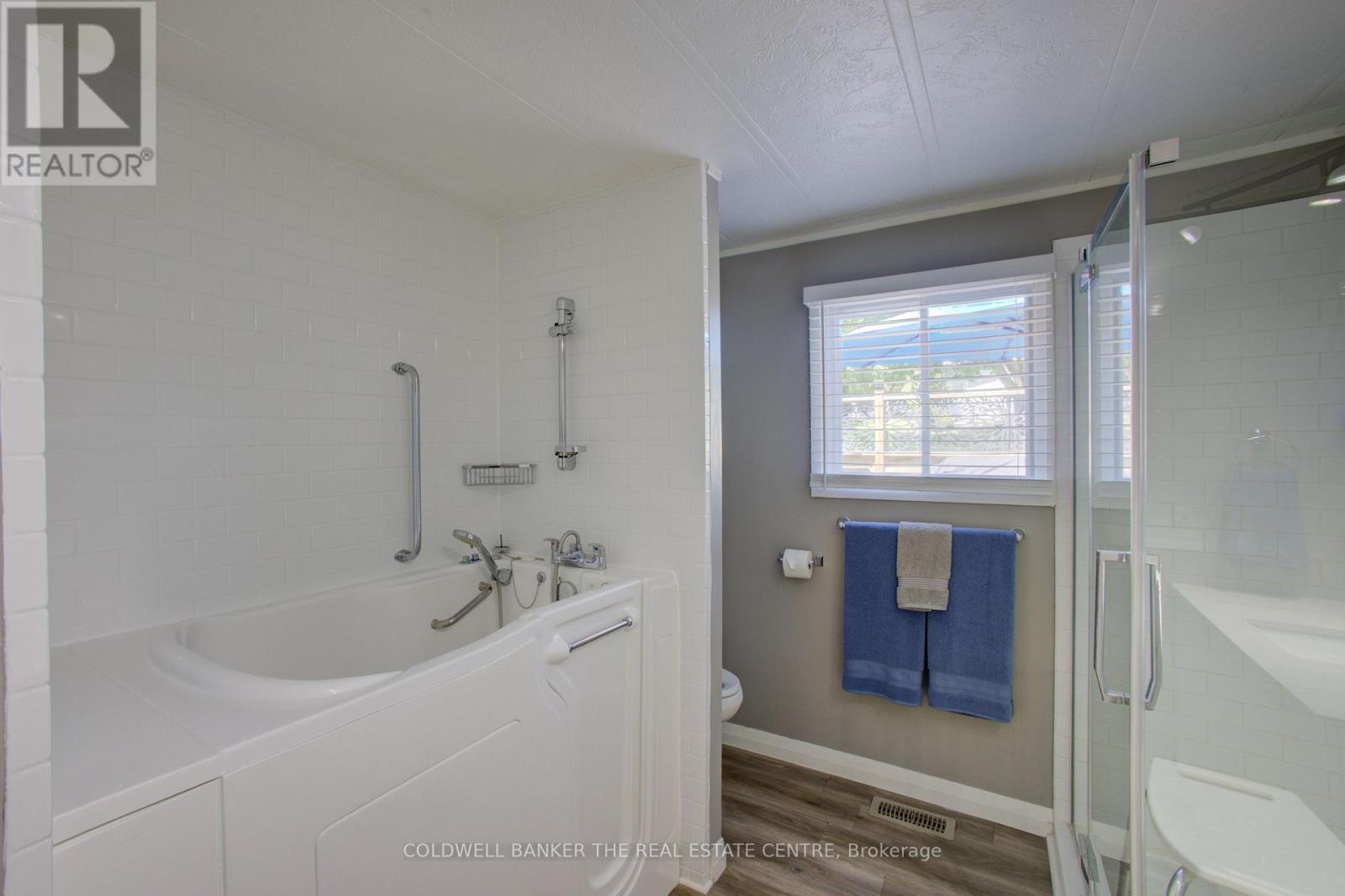 36 LINDEN LANE - 22