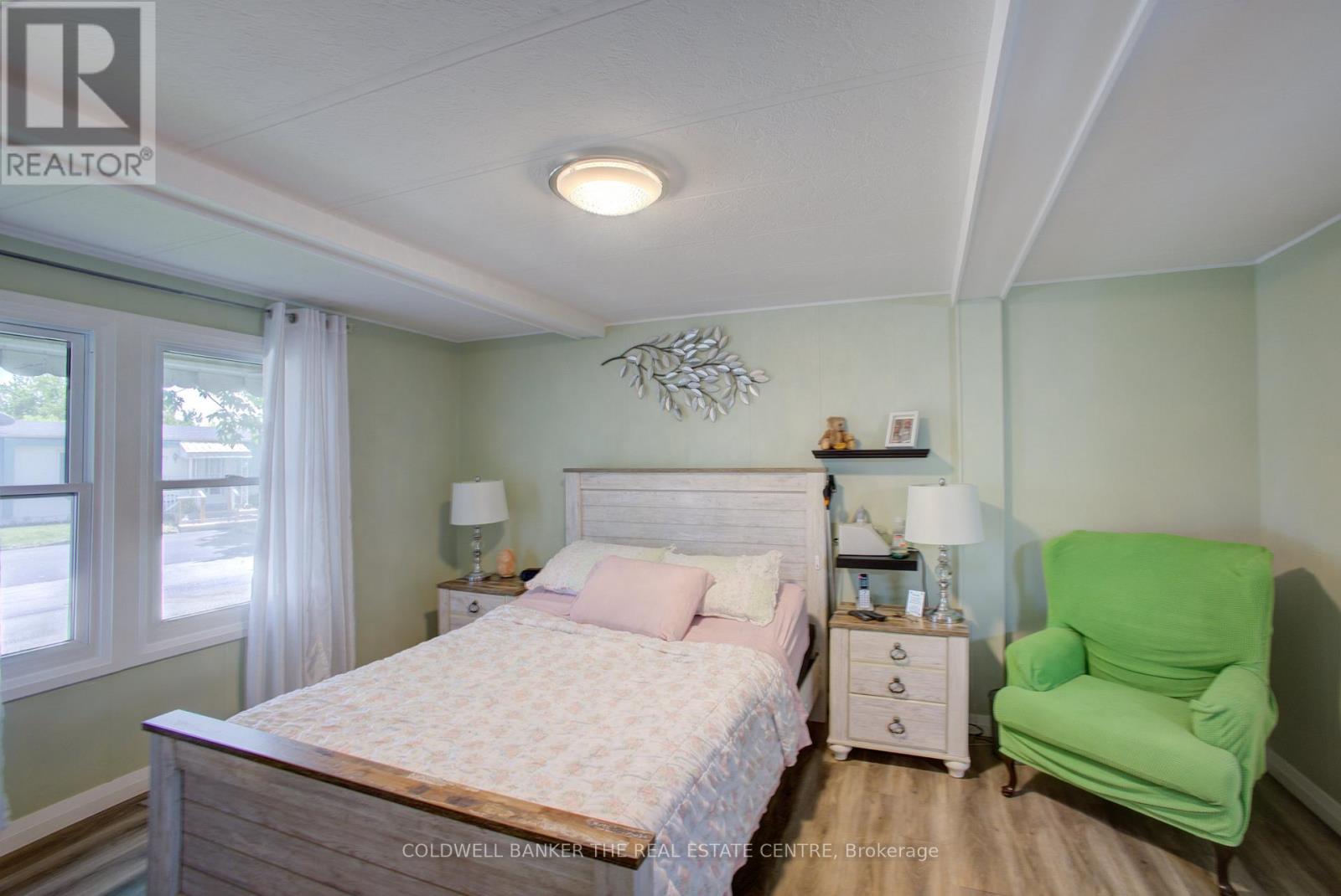 36 LINDEN LANE - 23