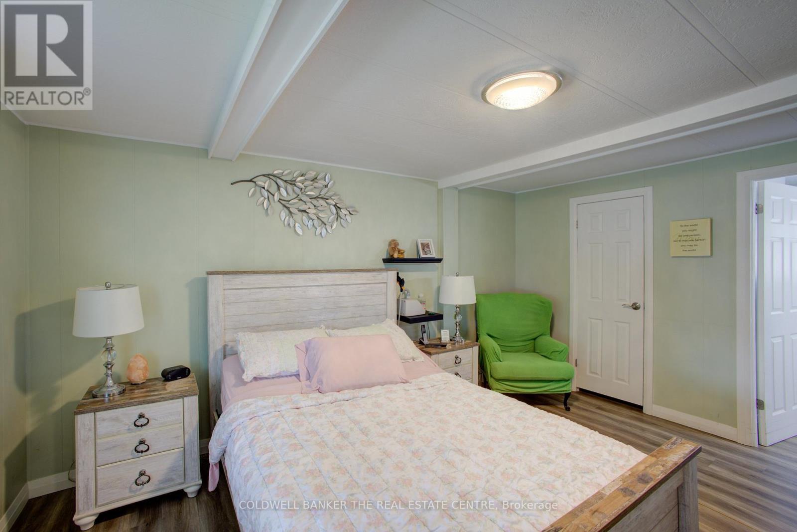 36 LINDEN LANE - 24