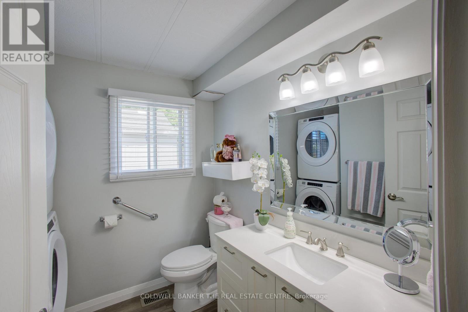 36 LINDEN LANE - 25