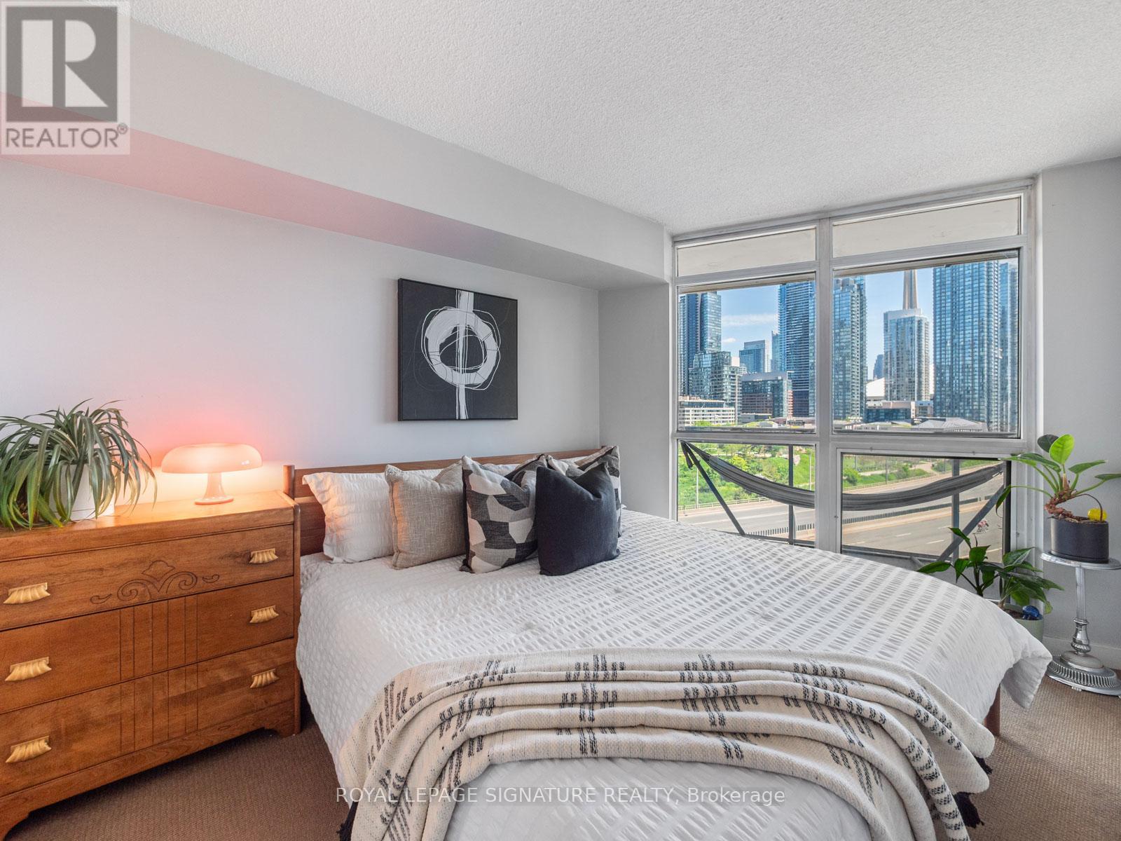 #1109 38 DAN LECKIE WAY - 23