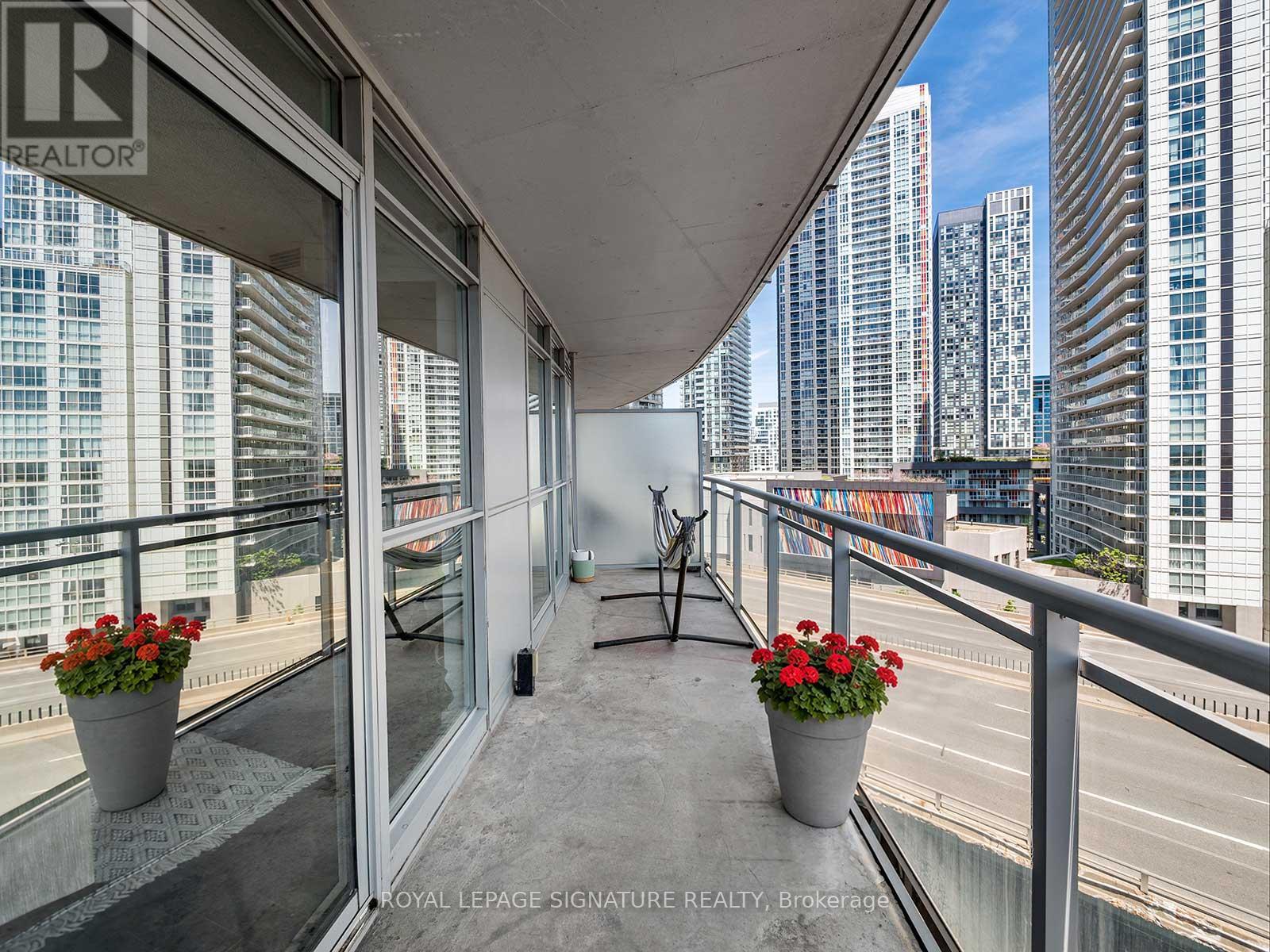 #1109 38 DAN LECKIE WAY - 35