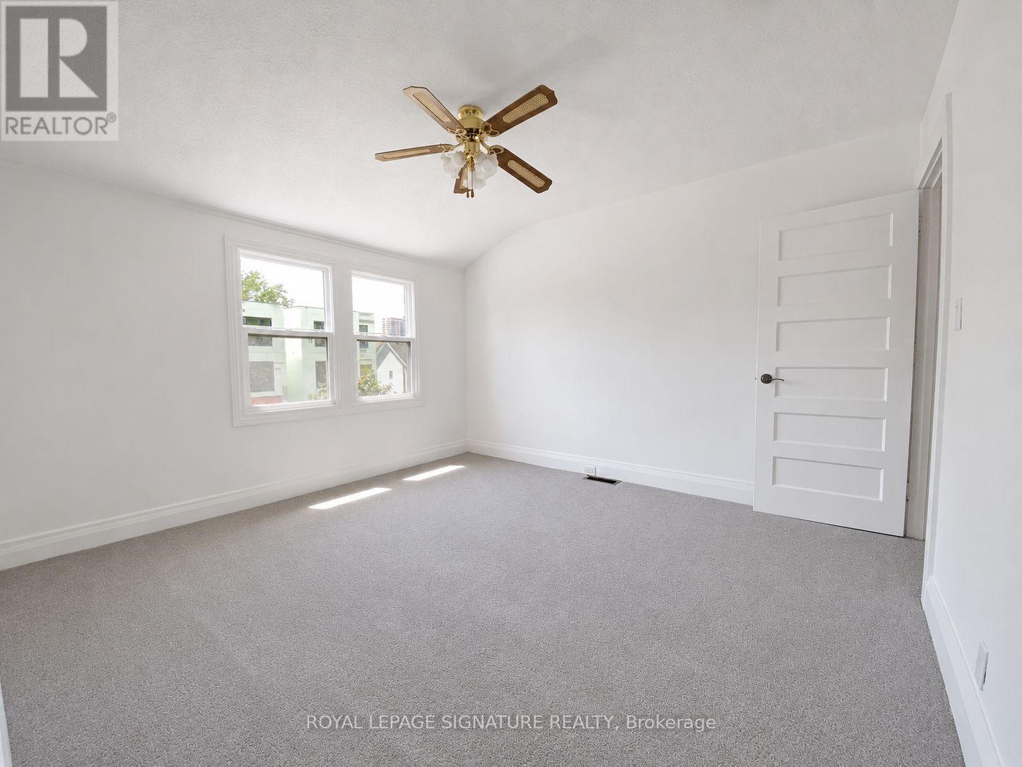 35 AUGUST AVENUE - 23