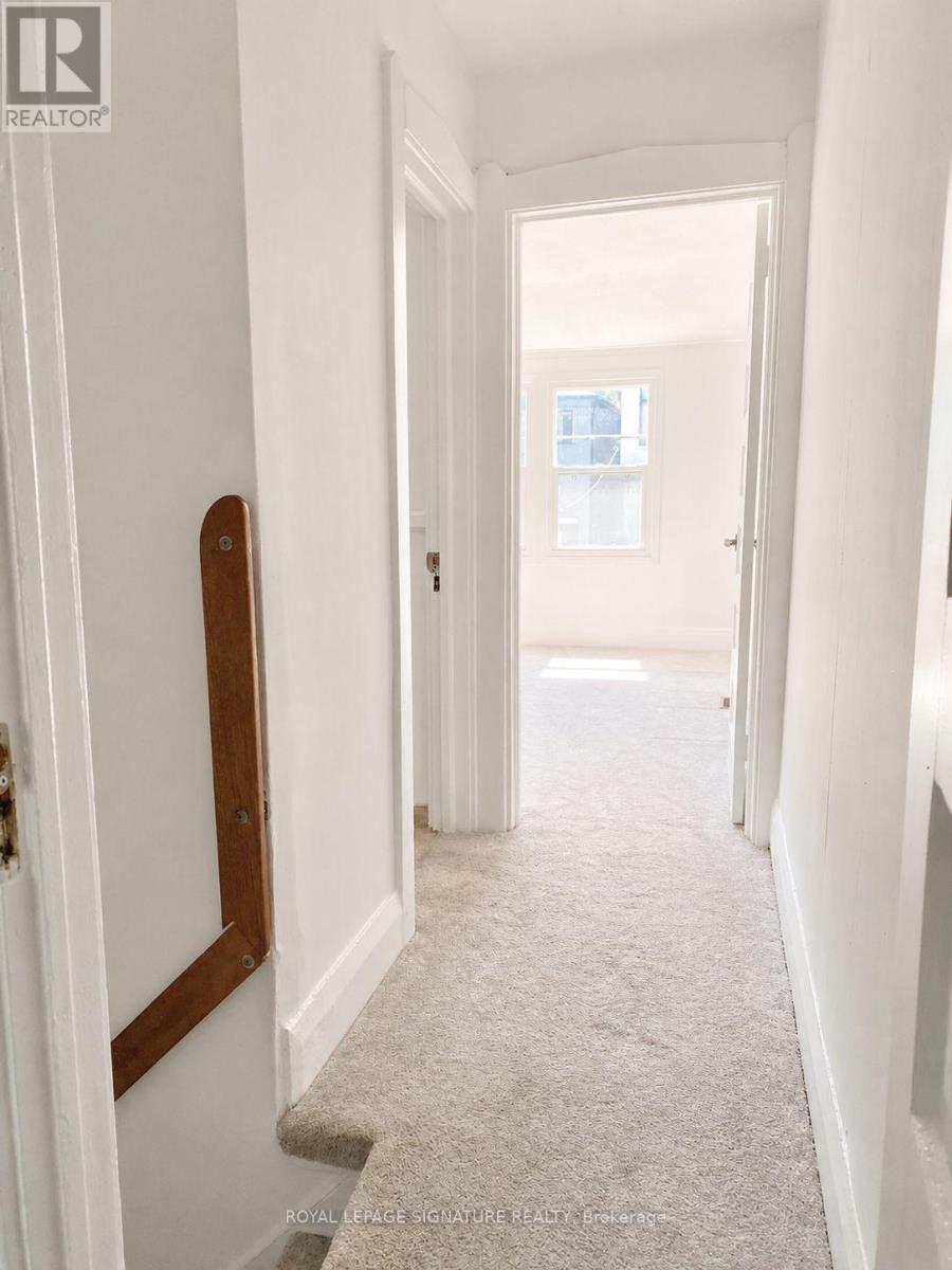 35 AUGUST AVENUE - 28