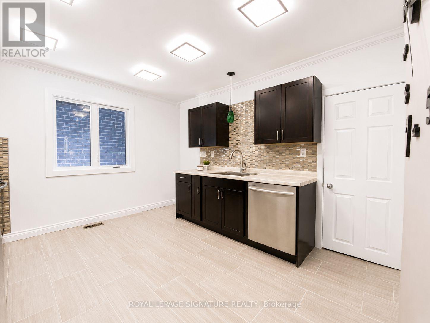 35 AUGUST AVENUE - 10