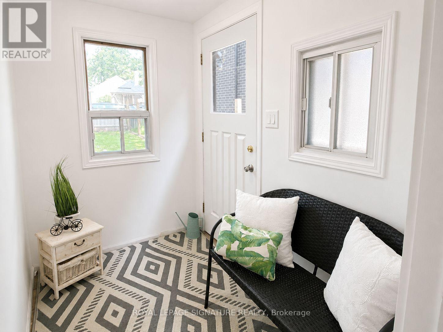 35 AUGUST AVENUE - 16