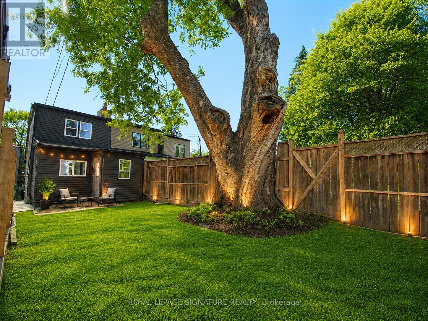 35 AUGUST AVENUE - 32