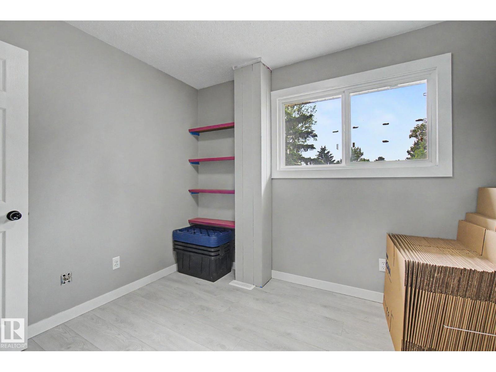 4315 46 ST — photo 29