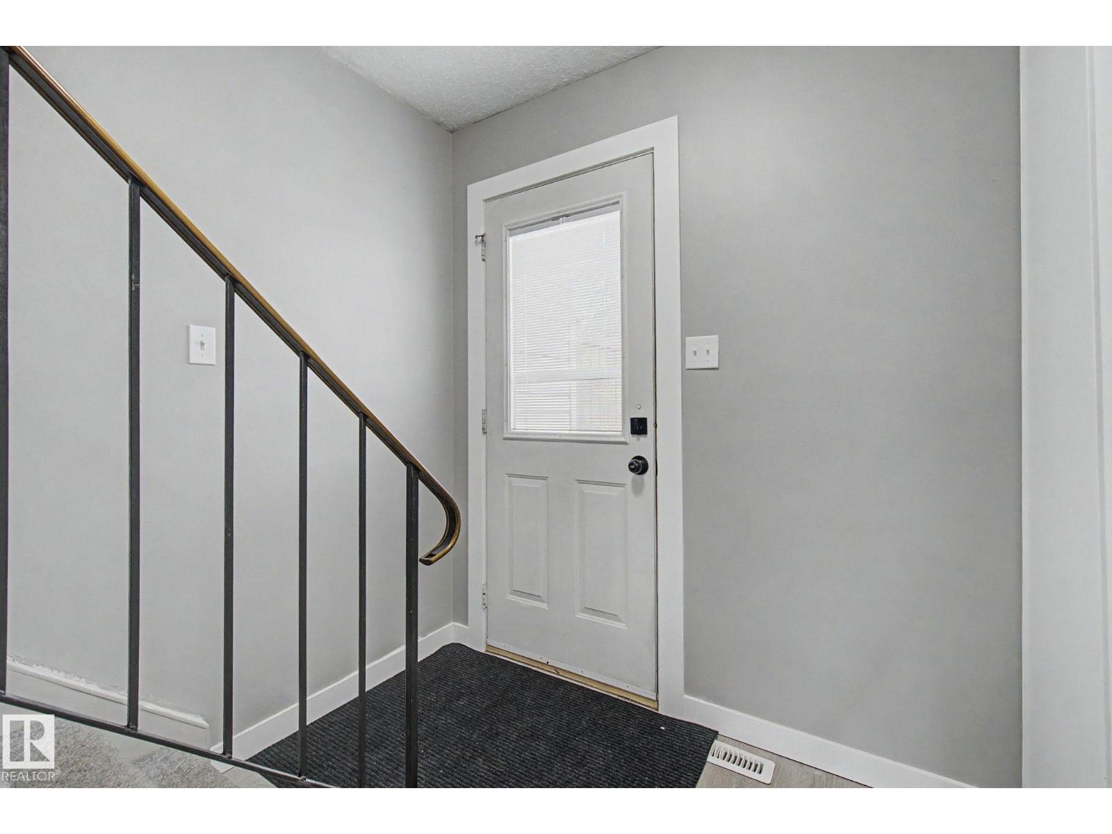 4315 46 ST - photo 3