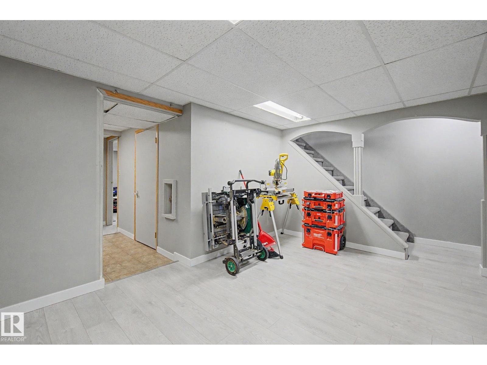 4315 46 ST — photo 34