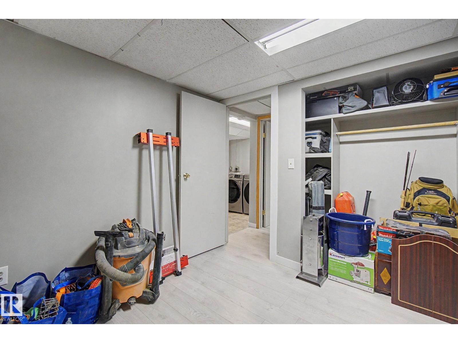 4315 46 ST — photo 40