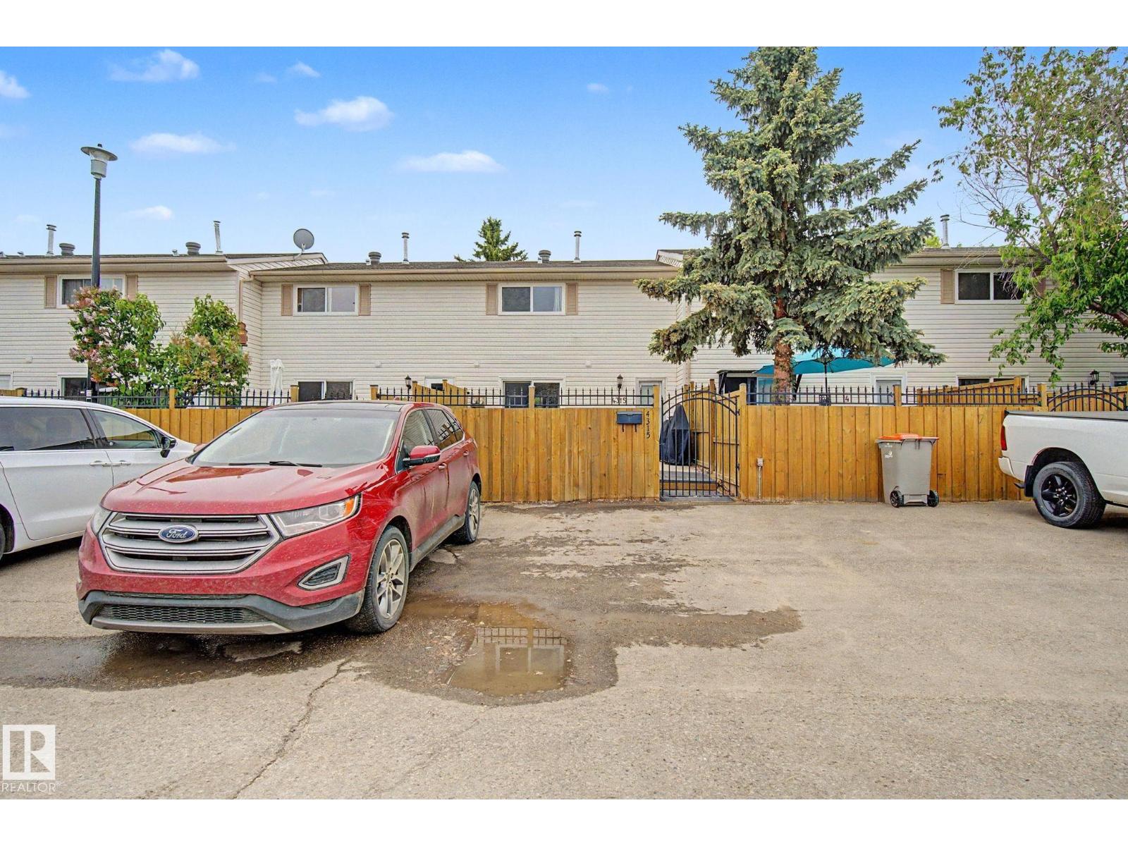4315 46 ST — photo 50