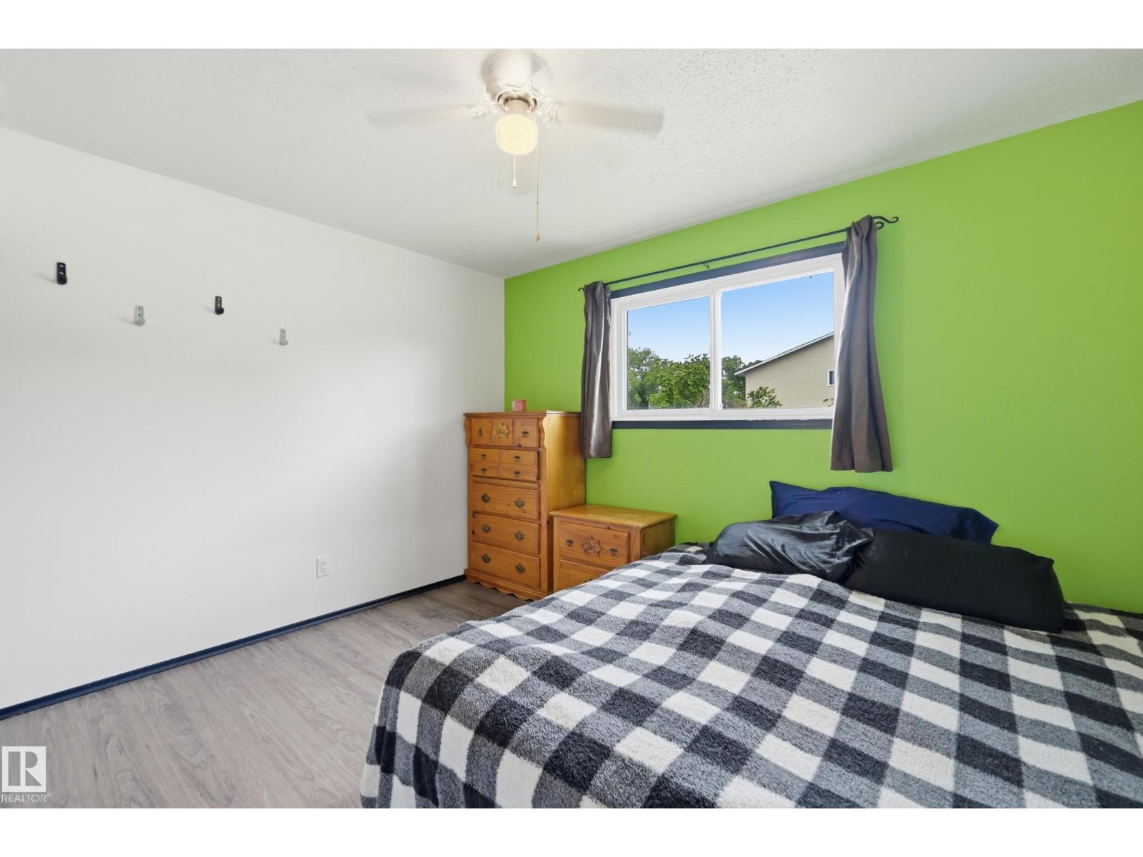 5515 143 AV NW — photo 14