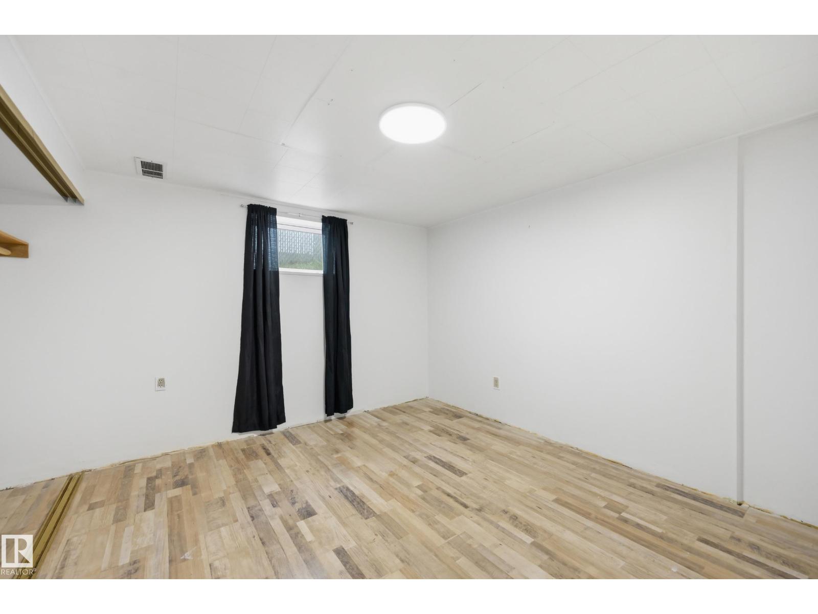 5515 143 AV NW — photo 28