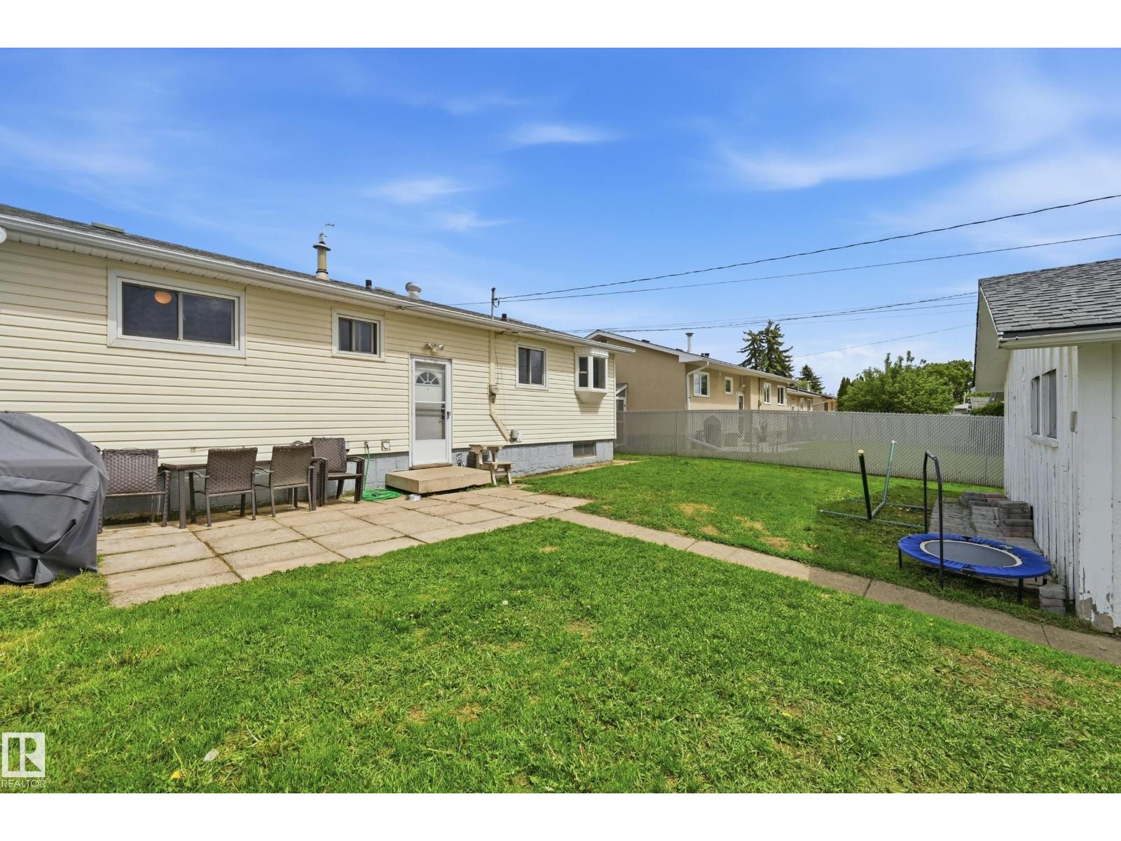 5515 143 AV NW — photo 31