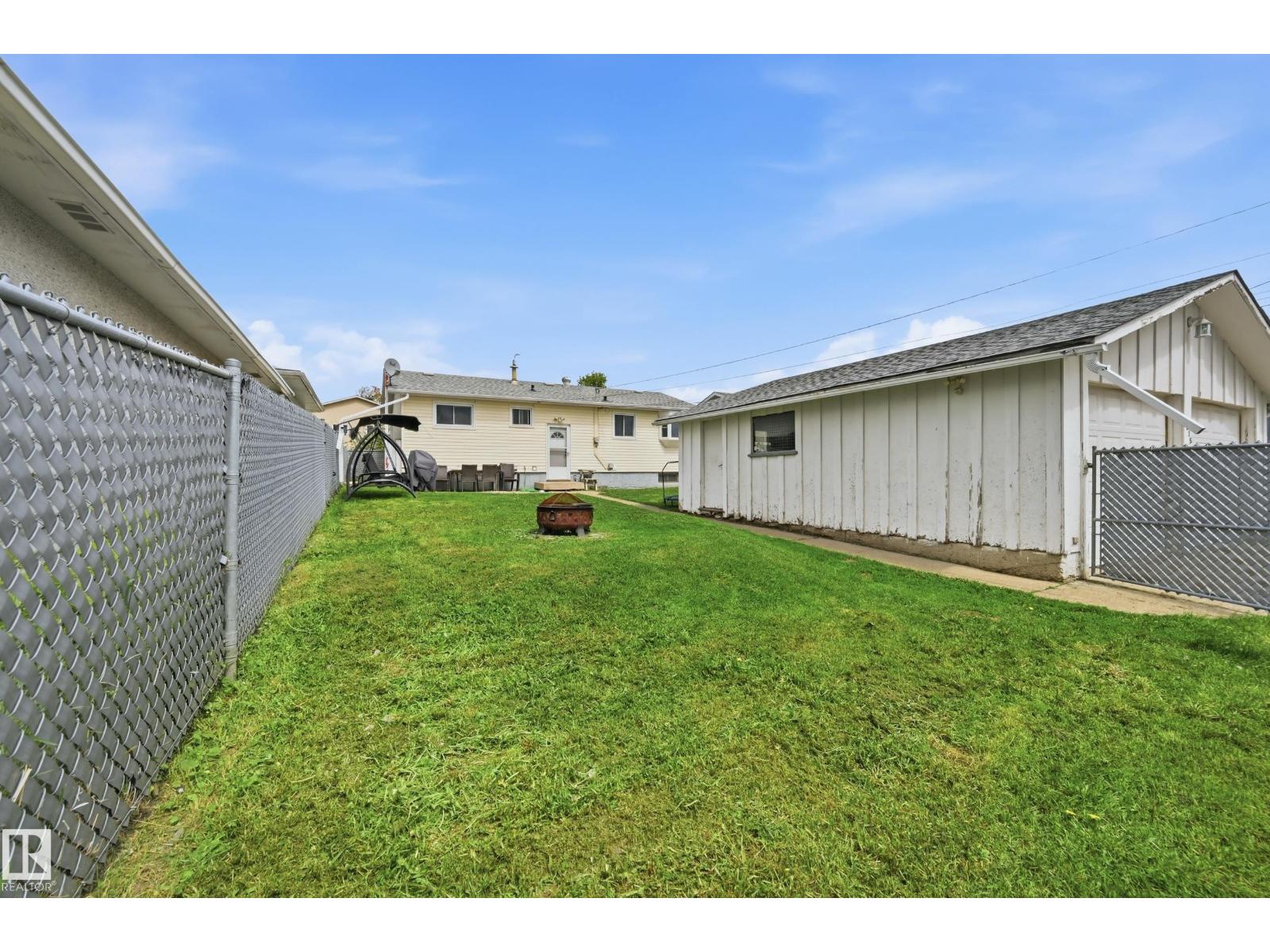5515 143 AV NW — photo 35