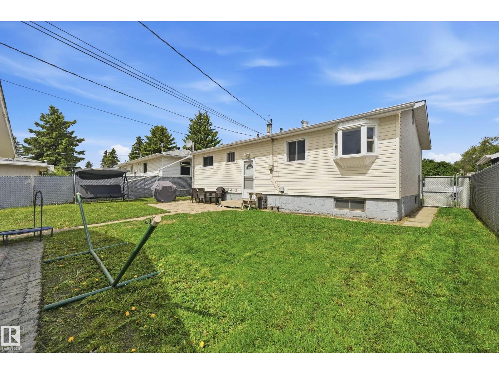 5515 143 AV NW — photo 38