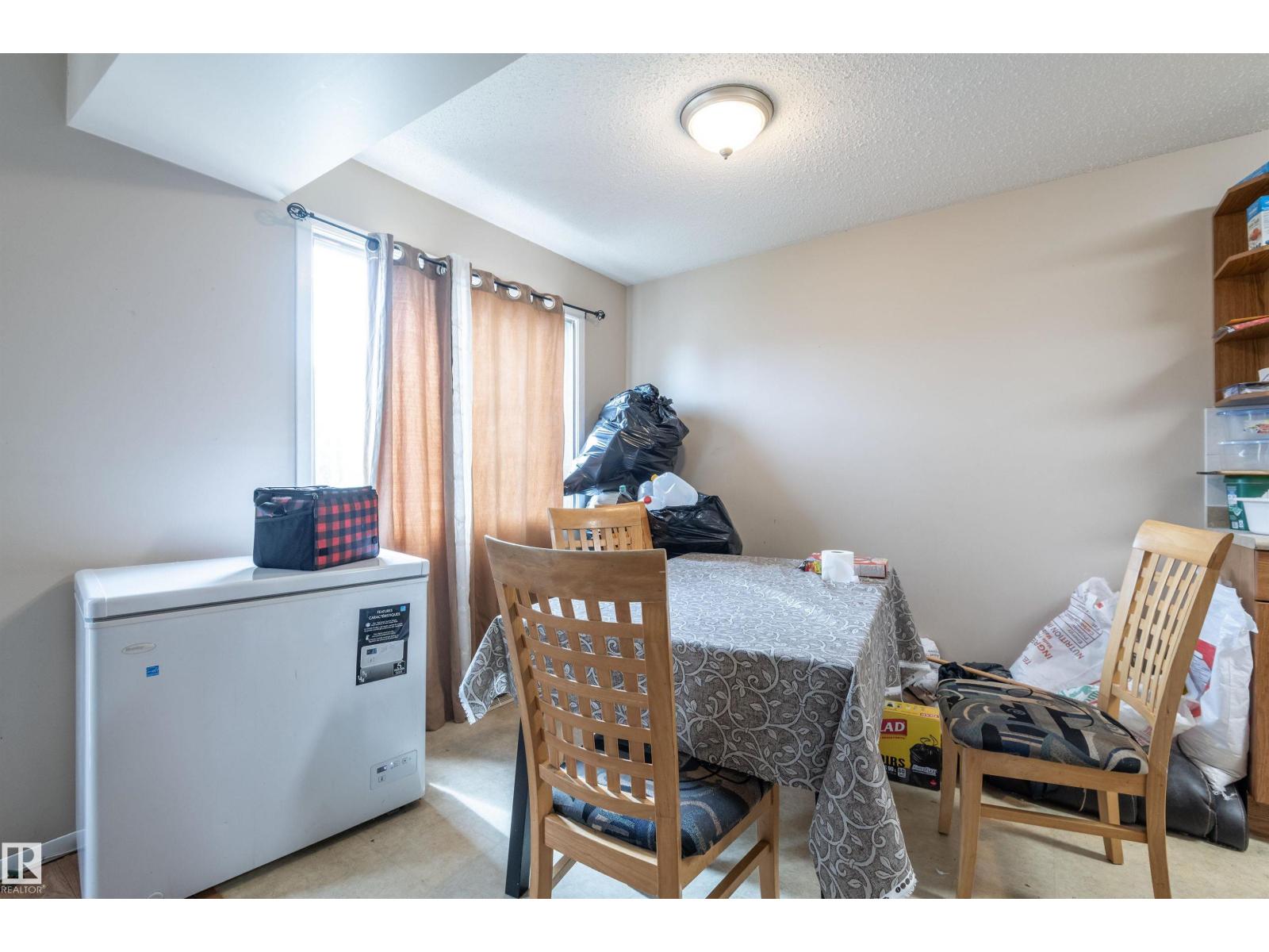7115-7121 80 AV NW - 27