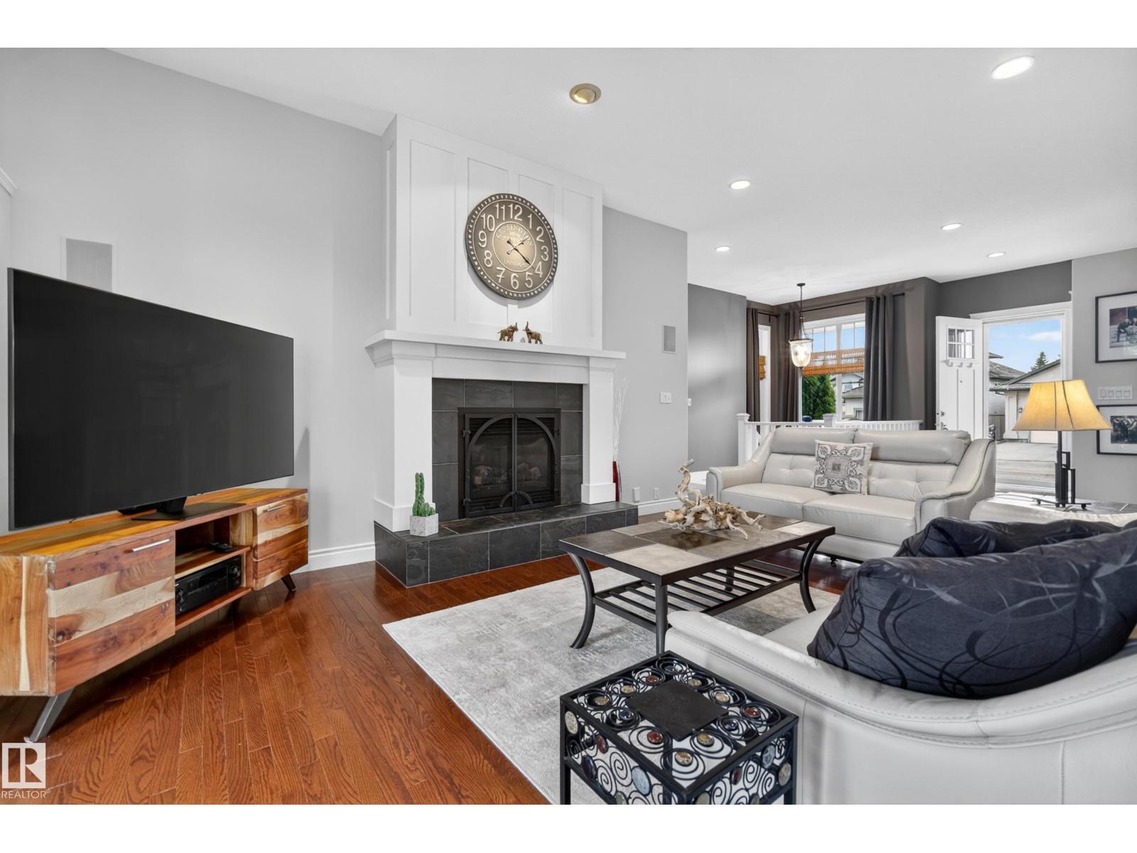 76 NOTTINGHAM IN — photo 10