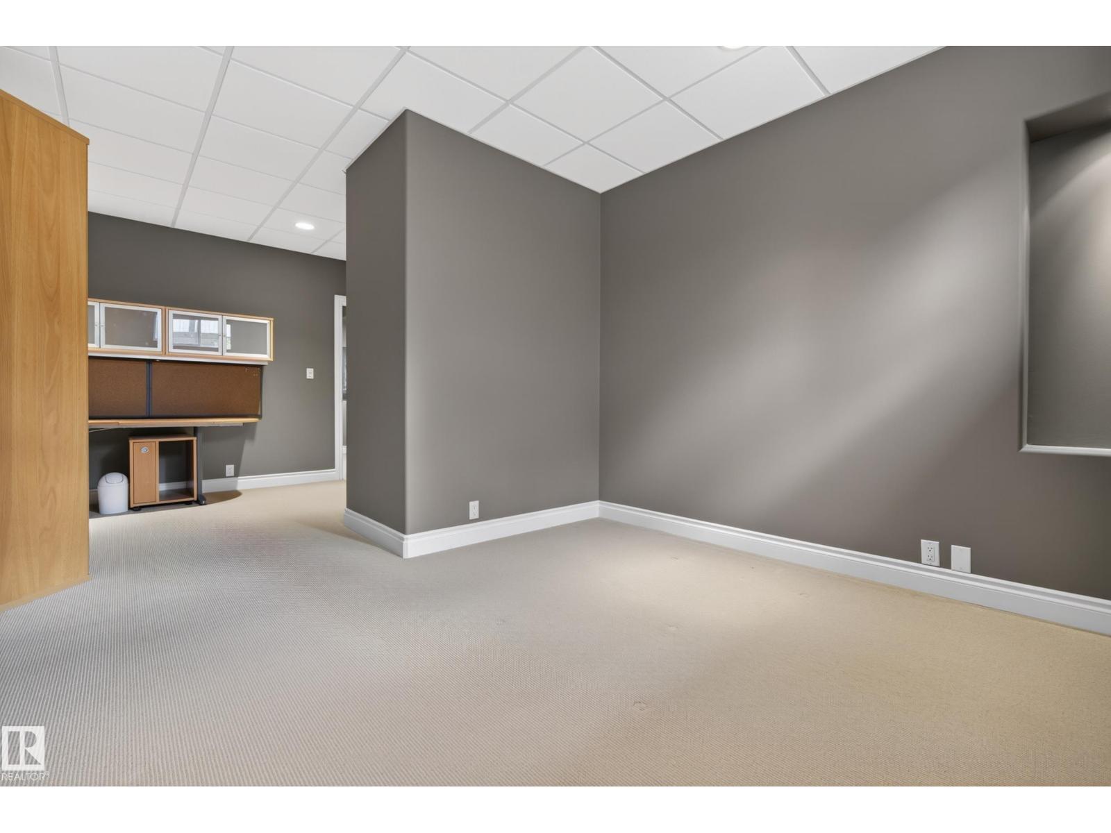 76 NOTTINGHAM IN — photo 42