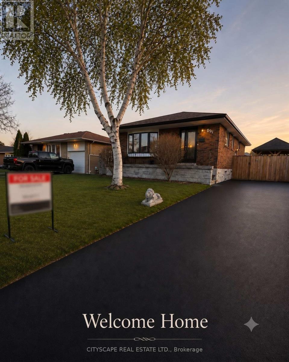 891 CURTIS CRESCENT - 2