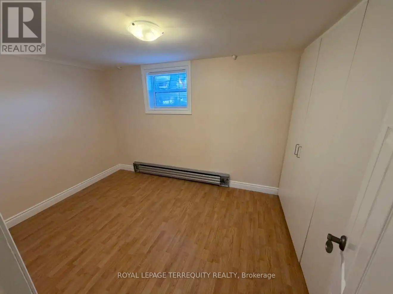 Listing photo of 1564 THE QUEENSWAY WAY