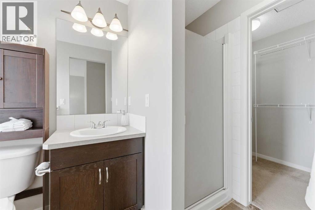 Primary ensuite and walk in closet