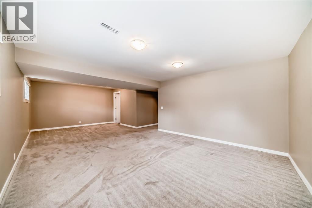 35 Green Meadow Crescent — photo 20