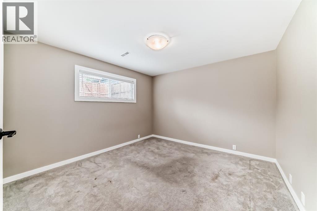 35 Green Meadow Crescent — photo 23