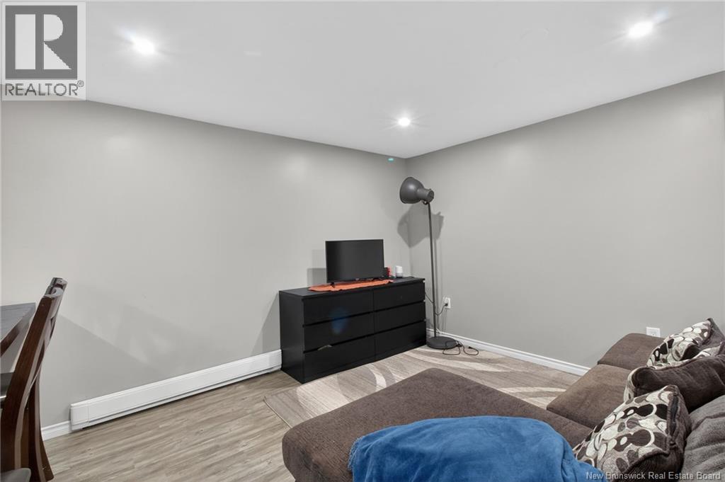 369 Eunice Avenue - 48