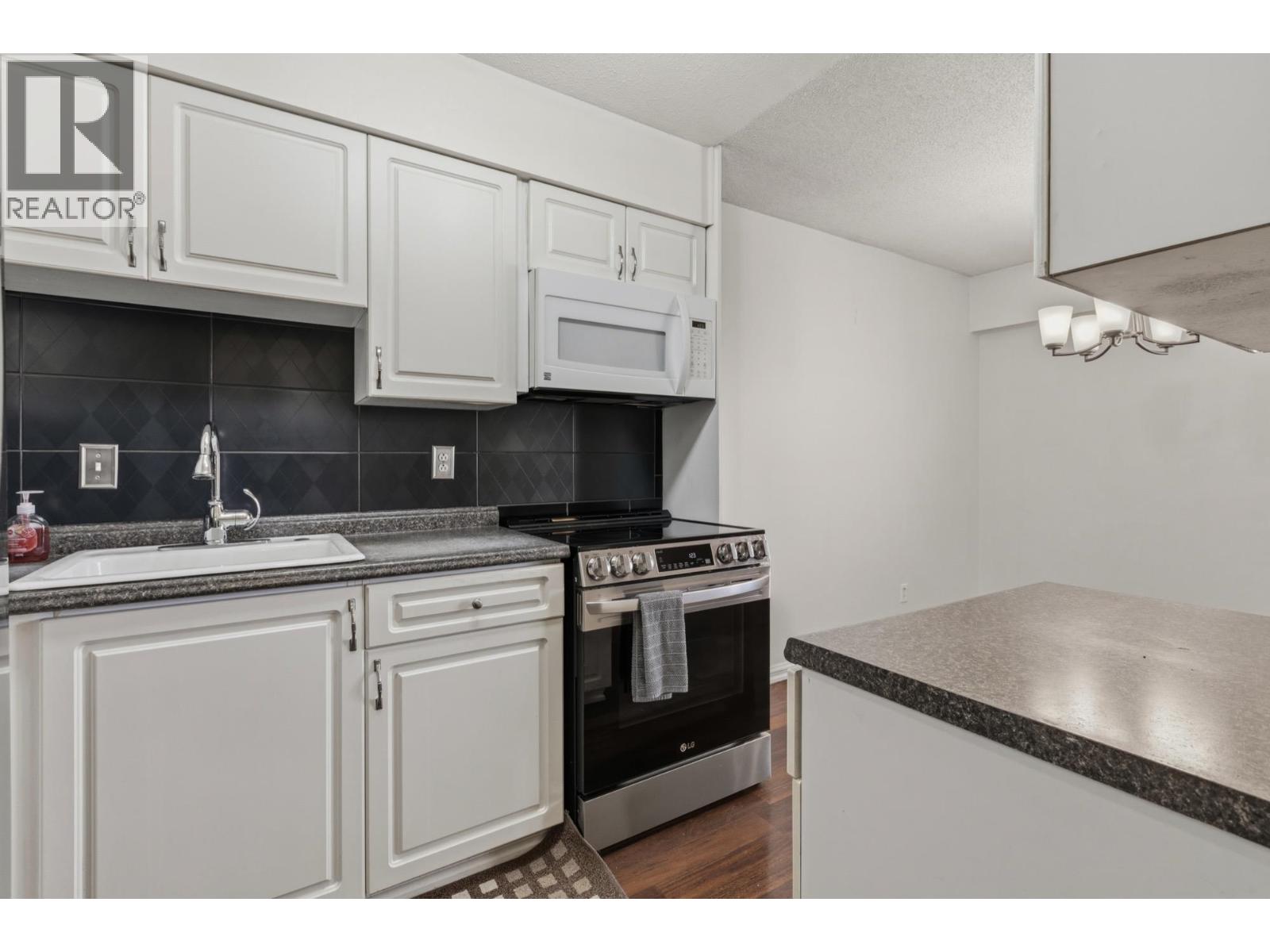 #202-5553 16 Avenue, Delta