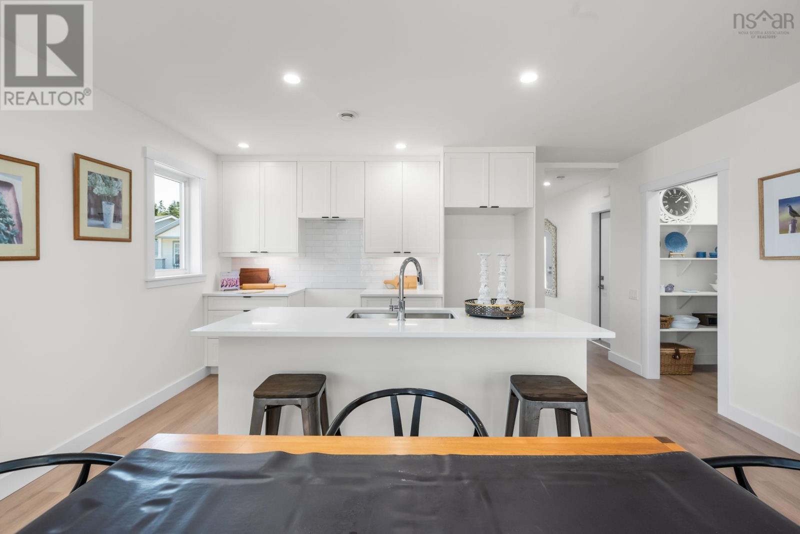 15 Blustery Lane - 16